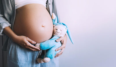 ¿Y si pudieras saber cómo está tu bebé sin esperar tanto?  Conoce el Test C-gen- Natal NIPT!